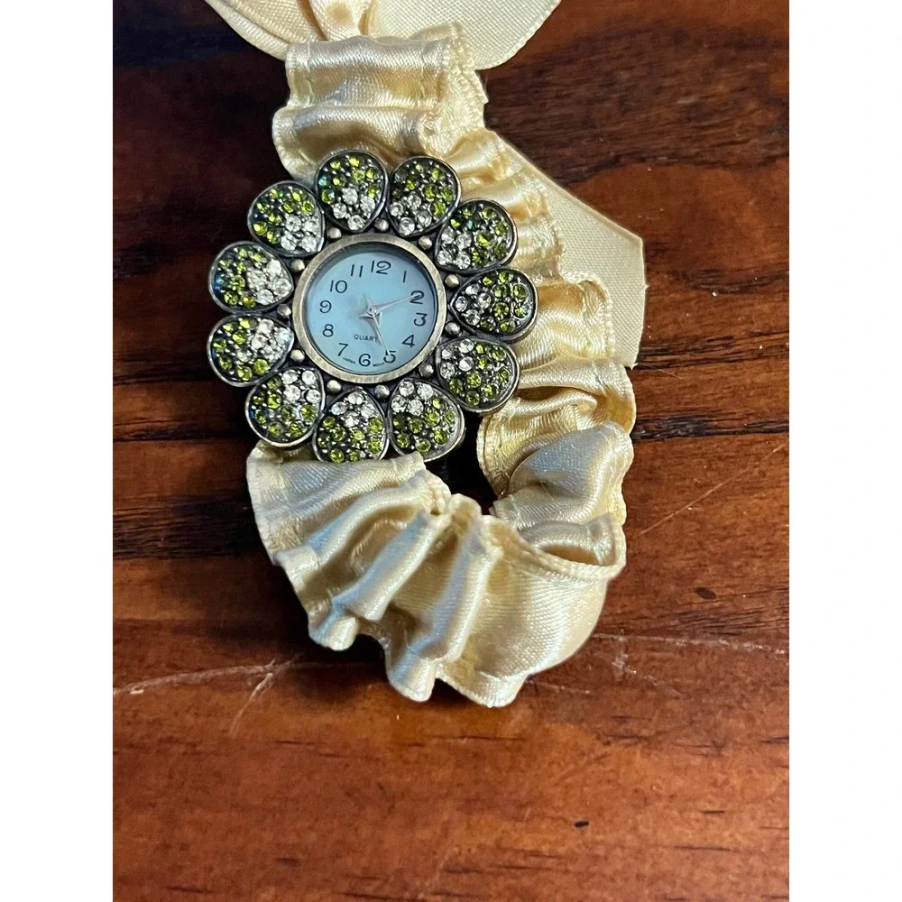Vintage Rhinestone Flower Watch‎ Cream Satin Ribbon Band Quartz Ladies UnTested